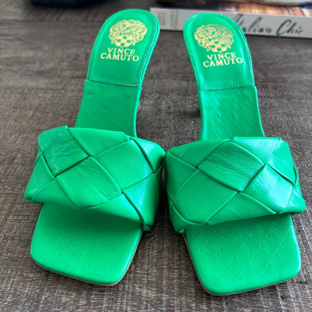 Vince Camuto Size 7 Green Sandal
